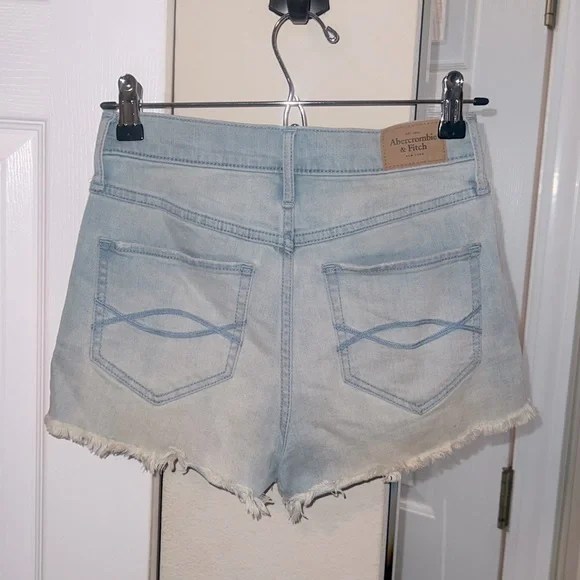Abercrombie denim shorts - Picture 2 of 3